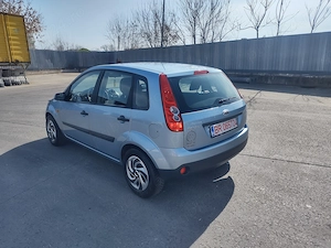 Ford fiesta benzina 13 fab 2008 preț 1600 euro impecabila  - imagine 3