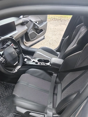 Peugeot 2008, 130 eat8 gt line din 2020  - imagine 7