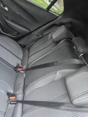 Peugeot 2008, 130 eat8 gt line din 2020  - imagine 5