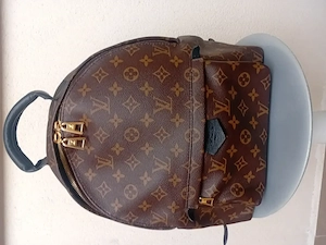 Geata  Louise  vuitton  autetic original 
