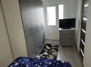 Inchiriez apartament 2 camere complet renovat si utilat, AC ,  et 4- Vizavi de Spitalul Militar - 35 - imagine 3