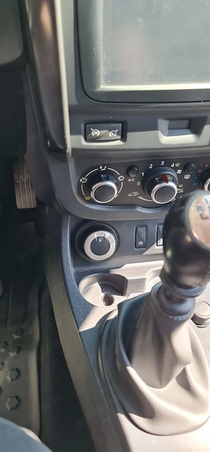 Vând Duster 4x4, 1.2 Tce. 125 Cp, fabricație 11.2017 - imagine 4