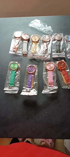 Vand Ceasuri noi cu blocare cheita de pornire diferite culori