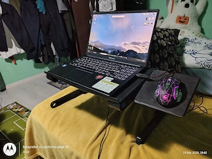 Laptop Asus Vivobook 15 R1504ZA cu cameră web, răcitor,mouse gaming. 