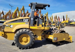 2004 CAT CP-433E