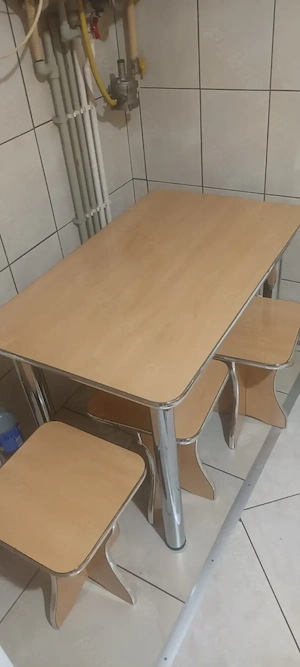 Masa cu 3 scaune
