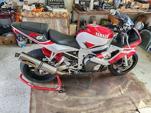 Vând Yamaha r6 carburație An 2001 - imagine 2