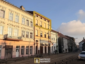 Vânzare apartament ultracentral 150 mp utili - 4 boxe + acoperiș nou