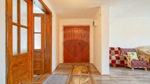 Casă autentică cu teren de 1310 mp, liniște și acces rapid către oraș - imagine 12