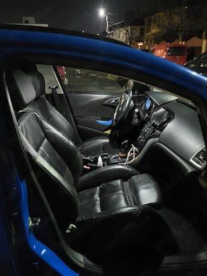 Opel Astra j sports tourer - imagine 6