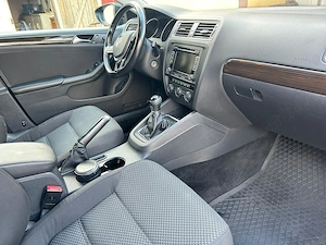 VW Jetta 2.0 TDI  Bluemotion  2015   110 CP  - imagine 2