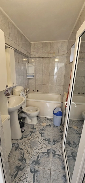 inchiriez 2 camere la curte  - imagine 5