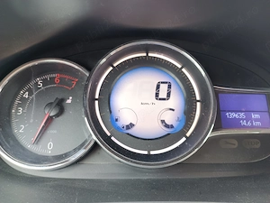 Vând licență taxi cu mașina Renault Fluence GPL - imagine 4