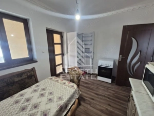 Casă spațioasă 320 mp, teren 1207 mp, central în Pesac - imagine 9