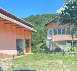 Casă și teren de vânzare 