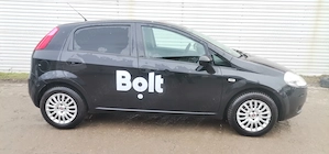 Închiriez mașina Uber Bolt