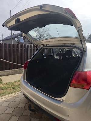 Kia Venga 1.6 CRDi   economică, practică, gata de drum   - imagine 5