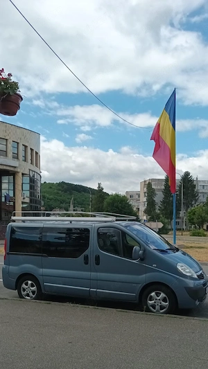 Vând Opel Vivaro varianta Westfalia fabricată în Germania în anul 2007. Km Reali 257586 în crestere.