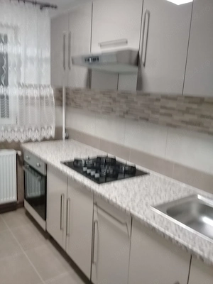 Apartament de inchiriat 3 camere - imagine 8