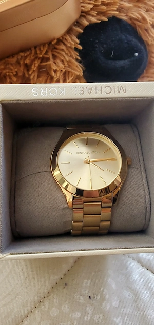 Vand ceas nou  Michael kors nou in cutie 