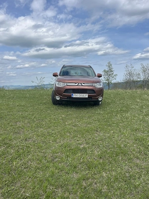 Mitsubishi outlander - imagine 2