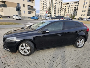 Volvo V40 D2 Eco Automat, 1.6 diesel, consum mic, tapiterie piele, revizii la zi - imagine 2