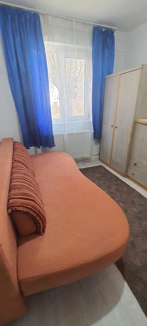 Inchiriez garsoniera conf 3 zona Calea Romanilor