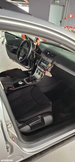 Volkswagen Passat 2.0 TDI Comfortline DPF - imagine 3