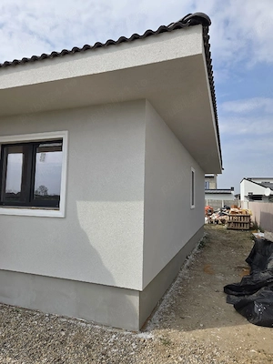 Vand casa individuala pe parter, teren 640 mp in Mosnita Noua - imagine 3