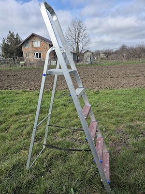 Scule second hand nou