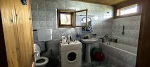 Casa Breaza zona centrala , in planul doi , fara poluare fonica  - imagine 3