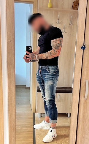 Caut parteneră pentru a forma cuplu 