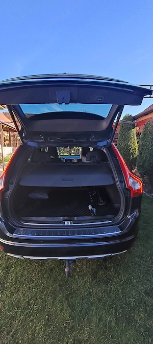 Volvo XC60 D5 WD - imagine 5