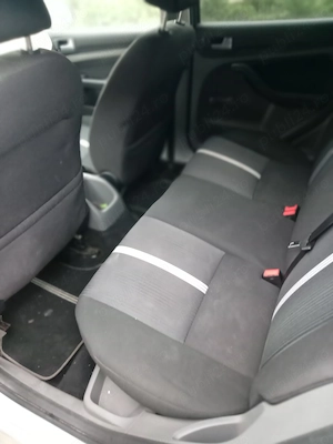 Ford Focus break benzina 1.6 an 2011   avariat (ideal pentru reparații) - imagine 5