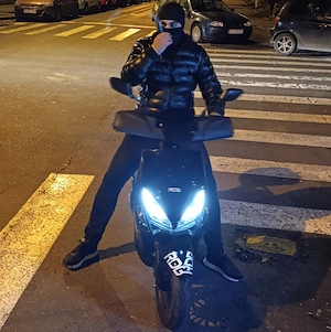 Vând scuter Rdb 4 timpi benzina nu necesita permis!