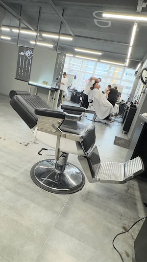 scaun frizer barber profesional  - imagine 4