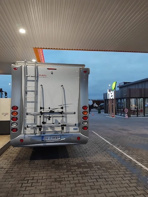 Autorulota   Van    Hobby Deluxe Siesta 2015   38000 *km - imagine 3