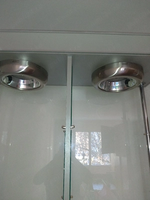 Vitrina de sticlă si oglinzi  cu structura metalica - imagine 3