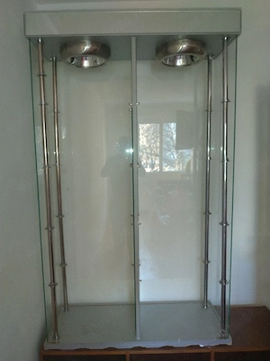 Vitrina de sticlă si oglinzi  cu structura metalica - imagine 5