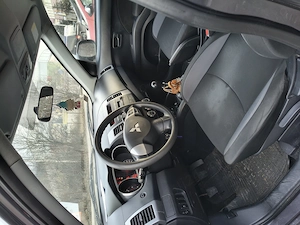 Mitsubishi Outlander  - imagine 3