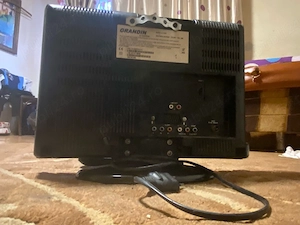 televizor mic cu tot cu telecomanda 