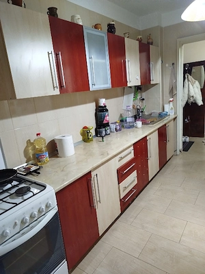 Apartament 3 camere  Piața Centrală, etaj 3 - imagine 2