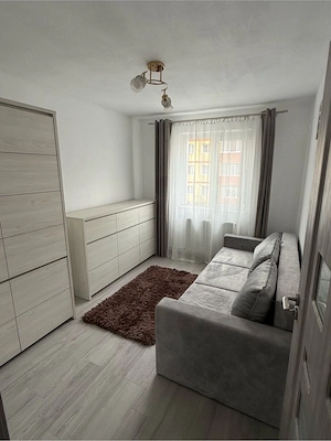 Închiriez apartament MODERN 3 camere etaj 2 Reșița - imagine 4