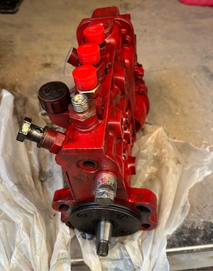 Pompă de injecție și injectoare pentru U650 sau ifron  - imagine 4