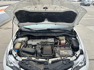 Vând schimb Toyota Auris 2014 hibrid gpl - imagine 4