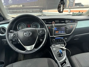Vând schimb Toyota Auris 2014 hibrid gpl - imagine 2