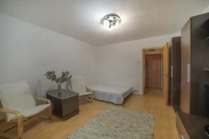 Garsoniera langa metrou Titan - imagine 2