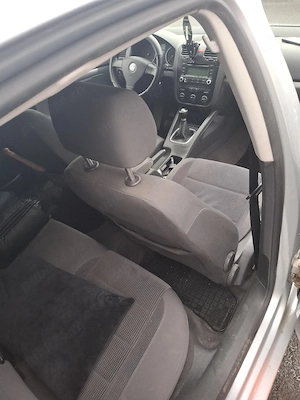 Vând volkswagen jetta 