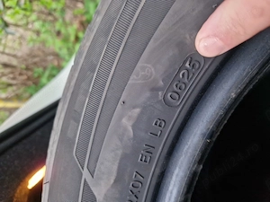 Vând 2 anvelope vara 215/60/17 - imagine 4