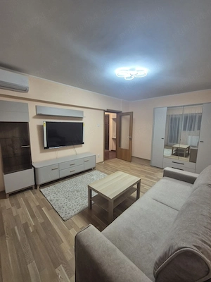 Inchiriez apartament cu 3 camere, decomandat, Colentina